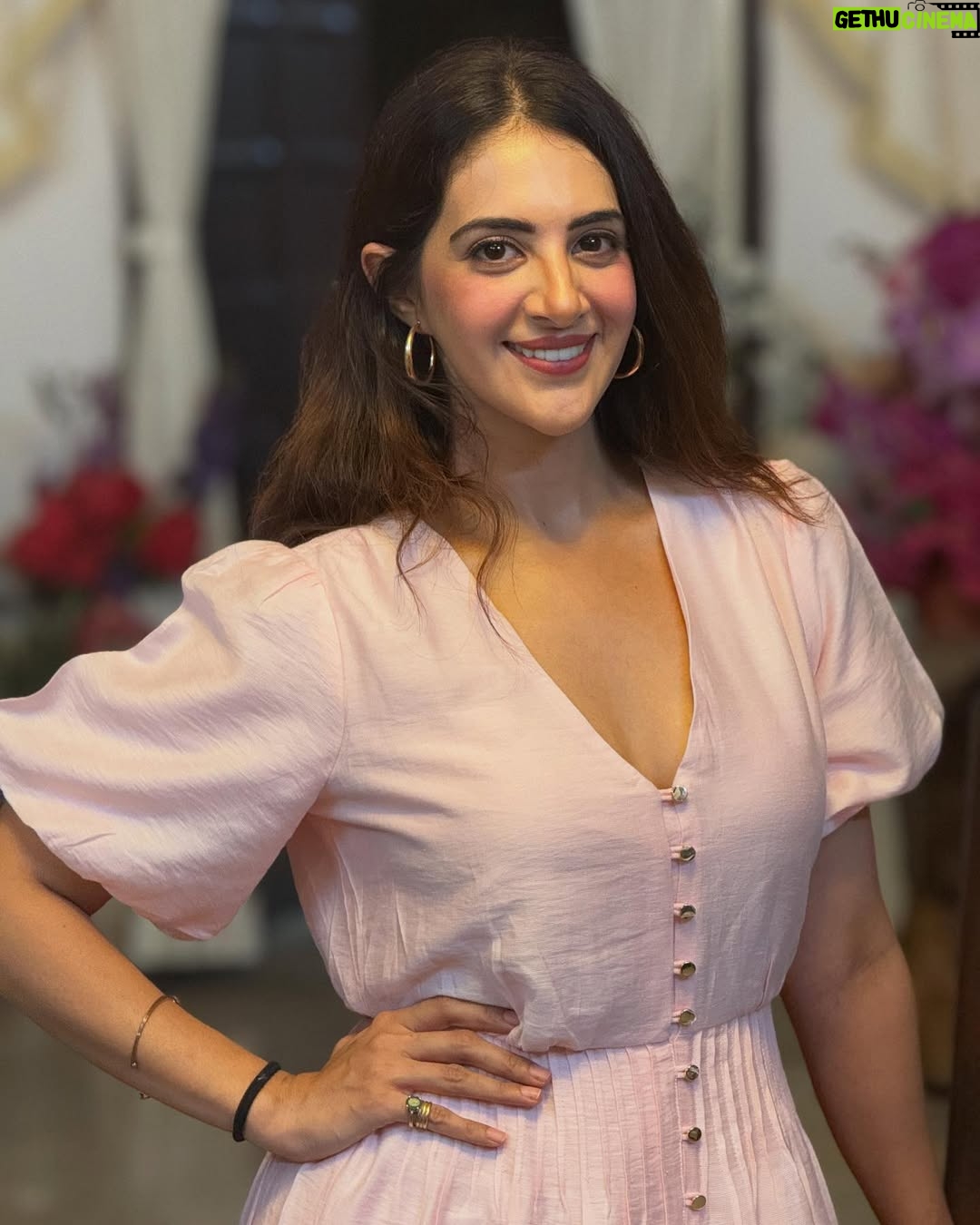 Arshin Mehta - 1.6K Likes - Happy Birthday to me post🌸✨🥰…🎂
A lot more pics and videos coming up🥰
#birthdayweek
#happybirthday #family #home