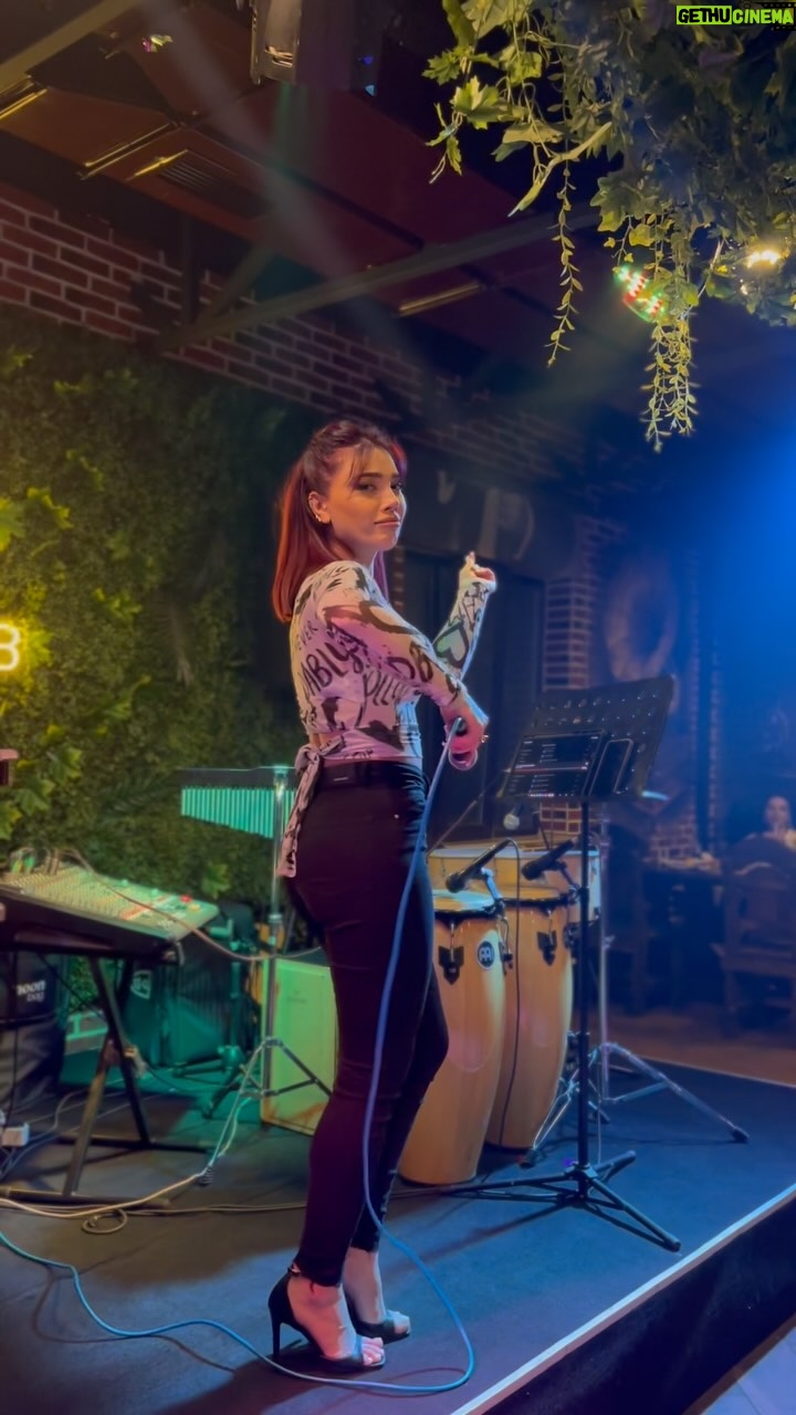 Arzu Abdulova - 1.1K Likes - Senden ötrü❤️🔥
@xatunofficial ❤️