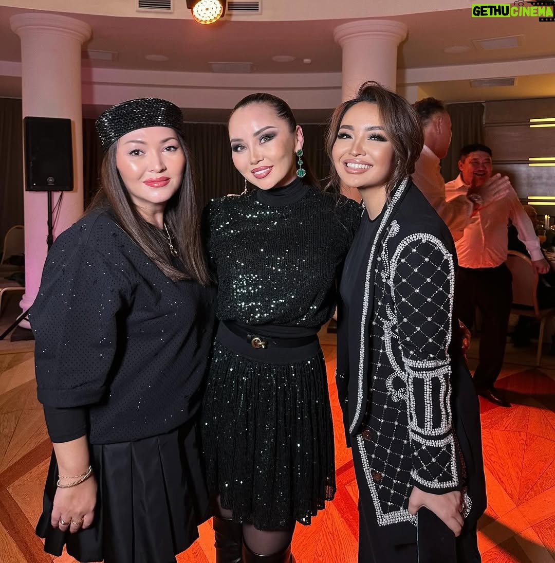 Asha Matai - 33.8K Likes - “BM production” New year Party🪩💃🏻
Это было классно! Весело, вкусно, позитивно, красиво!
Благодарю @bayanmaxatkyzy ❤️ Bestie!