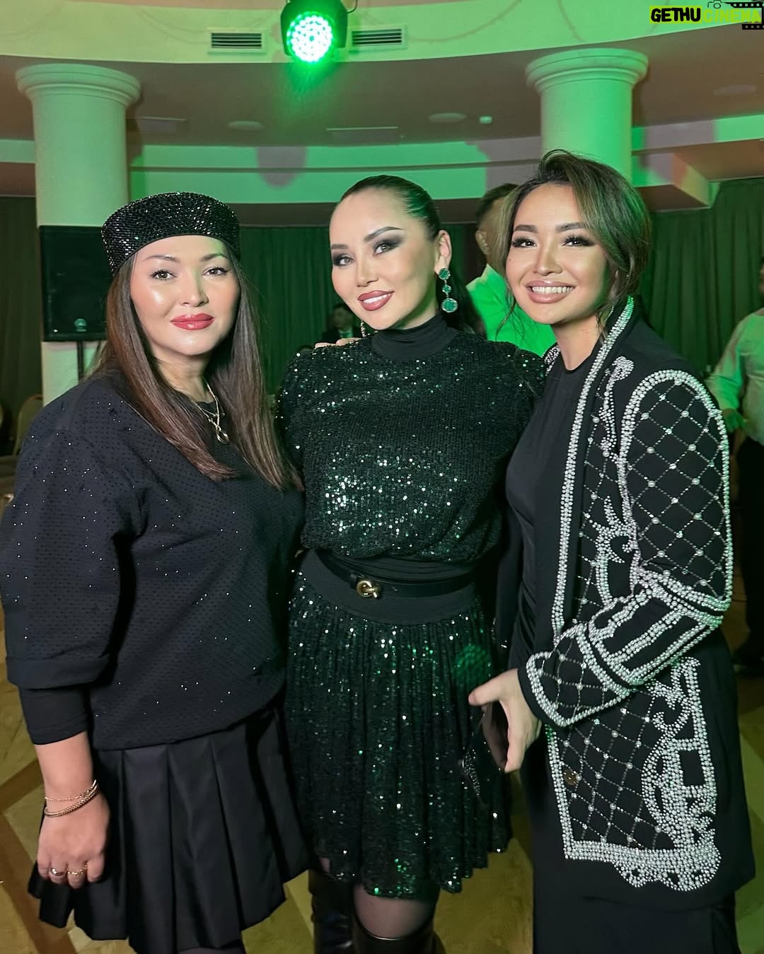 Asha Matai - 33.8K Likes - “BM production” New year Party🪩💃🏻
Это было классно! Весело, вкусно, позитивно, красиво!
Благодарю @bayanmaxatkyzy ❤️ Bestie!