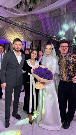 Asha Matai Instagram - Айкын & Жұлдыз үйлену тойларың құтты болсын!
@aikyn @zhuldyzomirgali_official @alexchumakoff ✨