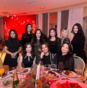 Asha Matai Instagram - “BM production” New year Party🪩💃🏻
Это было классно! Весело, вкусно, позитивно, красиво!
Благодарю @bayanmaxatkyzy ❤️ Bestie!