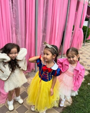 Asha Matai Instagram - Асылай қызымыздың туған күнін 
жақындарымызбен тойладық..
Ботам, бақытты бол, аман бол!❤️
@maratuly_asylzhan 
@bs.akzhan