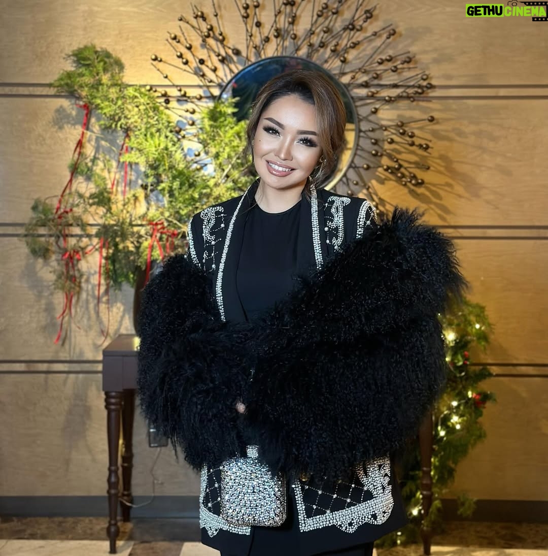 Asha Matai - 33.8K Likes - “BM production” New year Party🪩💃🏻
Это было классно! Весело, вкусно, позитивно, красиво!
Благодарю @bayanmaxatkyzy ❤️ Bestie!