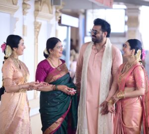 Ashwithi Shetty Instagram - 🧿❤️ Family comes first no matter what . Papa miss you in this picture 🧿❤️
Papa you might not be with us physically but you are our guiding Angel 🥹❤️
.
.
Pc @athul_capture