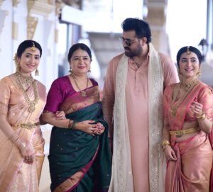 Ashwithi Shetty Instagram - 🧿❤️ Family comes first no matter what . Papa miss you in this picture 🧿❤️
Papa you might not be with us physically but you are our guiding Angel 🥹❤️
.
.
Pc @athul_capture