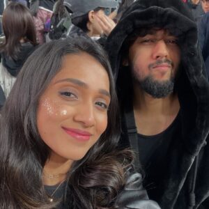 Asiya Firdose Instagram - 24/04/2025 🫶🏽 SEOUL 
.
.
.
.
#love #southkorea #🇰🇷 #seoul #coldplay #coldplayconcert #coldplaylive #amoghaaditya #asiyafirdose