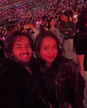 Asiya Firdose Instagram - 24/04/2025 🫶🏽 SEOUL 
.
.
.
.
#love #southkorea #🇰🇷 #seoul #coldplay #coldplayconcert #coldplaylive #amoghaaditya #asiyafirdose