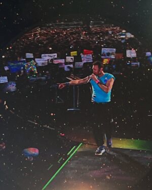 Asiya Firdose Instagram - 24/04/2025 🫶🏽 SEOUL 
.
.
.
.
#love #southkorea #🇰🇷 #seoul #coldplay #coldplayconcert #coldplaylive #amoghaaditya #asiyafirdose