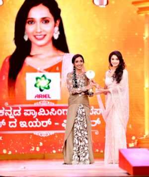 Asiya Firdose Instagram - This moment will always remain special cause it’s my first ever award ❤️
Promising face of the year (female) 2024
.
Thank you thank you thank you ♥️
Thank you @usha_bhandary for always guiding me
Thank you @subramanya_murthynath 
Thank you raghavendrahunsur sir
Thank you @zeekannada 
Thank you to my people who watch me, celebrate me, cry with me, laugh with me and most of all are happy for me at this moment! 
Thank you to every single person who has helped me get here ♥️
.
Pc @b_h_a_r_a_t_h_photography 

Thank you Shravani you are very close to my heart♥️
Shravani Subramanya ♥️
.
#shravanisubramanya #shravani #zeekannada #kannada #serial