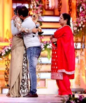 Asiya Firdose Instagram - This moment will always remain special cause it’s my first ever award ❤️
Promising face of the year (female) 2024
.
Thank you thank you thank you ♥️
Thank you @usha_bhandary for always guiding me
Thank you @subramanya_murthynath 
Thank you raghavendrahunsur sir
Thank you @zeekannada 
Thank you to my people who watch me, celebrate me, cry with me, laugh with me and most of all are happy for me at this moment! 
Thank you to every single person who has helped me get here ♥️
.
Pc @b_h_a_r_a_t_h_photography 

Thank you Shravani you are very close to my heart♥️
Shravani Subramanya ♥️
.
#shravanisubramanya #shravani #zeekannada #kannada #serial