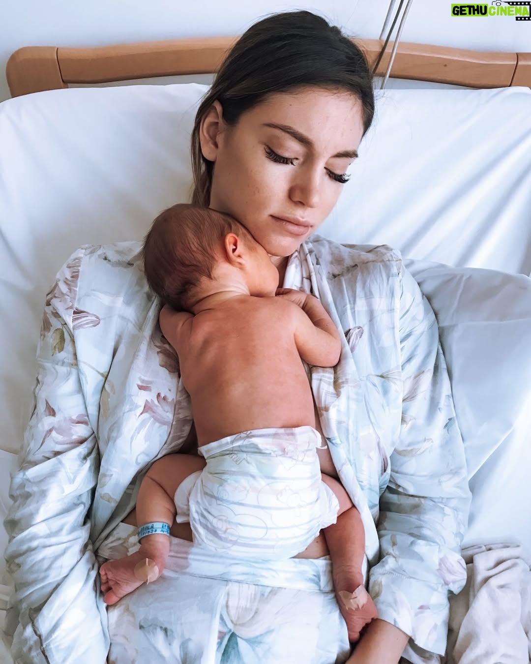 Athina Oikonomakou - 87.6K Likes - Χαρά μου, ζωή μου, αντράκο μου, Μαξιμάκο μου♥️🥹
7 χρόνια από τη μέρα που η ζωή μου άλλαξε για πάντα..
7 χρόνια από τη στιγμή που σε κράτησα στην αγκαλιά μου και ένιωσα αγάπη όπως ποτέ ξανά. Κάθε μέρα μαζί σου είναι ένα δώρο, μια περιπέτεια, μια υπενθύμιση του πόσο ευλογημένη είμαι που είμαι η μαμά σου🙏🏼 Χρόνια πολλά πλάσμα μου υπέροχο🎂🎉🎁! Είσαι το φως που γεμίζει τις μέρες μου και η αγάπη που δεν χωράει σε λέξεις. Σε λατρεύω!!