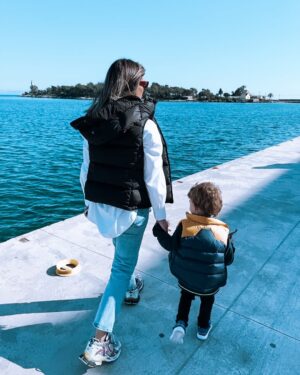 Athina Oikonomakou Instagram - Χαρά μου, ζωή μου, αντράκο μου, Μαξιμάκο μου♥️🥹
7 χρόνια από τη μέρα που η ζωή μου άλλαξε για πάντα..
7 χρόνια από τη στιγμή που σε κράτησα στην αγκαλιά μου και ένιωσα αγάπη όπως ποτέ ξανά. Κάθε μέρα μαζί σου είναι ένα δώρο, μια περιπέτεια, μια υπενθύμιση του πόσο ευλογημένη είμαι που είμαι η μαμά σου🙏🏼 Χρόνια πολλά πλάσμα μου υπέροχο🎂🎉🎁! Είσαι το φως που γεμίζει τις μέρες μου και η αγάπη που δεν χωράει σε λέξεις. Σε λατρεύω!!