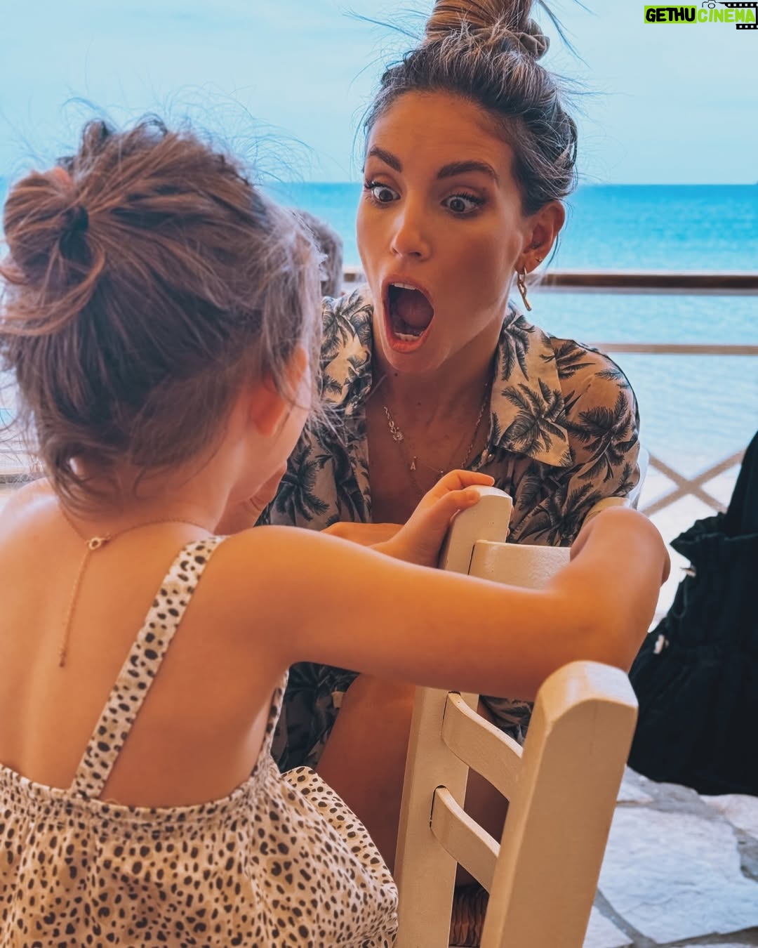 Athina Oikonomakou - 39K Likes - Στη θάλασσα💦🩵🐬
