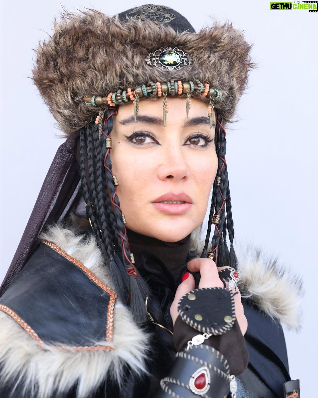 Bahareh Afshari - 123K Likes - ŲØŲ§ ŲŖŁŚ©Ł ŁŲ§Ł
ŲŖ ک٠آŁŲ±ŪŁŁŲÆŁ Ų§ŲµŁŪ Ų§Ų³ŲŖā¦
ŲØŲ±Ų§Ū ŁŁŲ“Ū Ś©Ł ŲŖŲ§ŲØ Ų¢ŁŲ±Ū Ų±Ų§ ŲØŁ Ł
Ł Ų¢Ł
ŁŲ®ŲŖ ŲÆŲ±Ų³ŲŖ ŲÆŲ± Ų±ŁŲ²ŁŲ§ŪŪ Ś©Ł ŲŖŲµŁŲ± Ł
ŪŚ©Ų±ŲÆŪŁ
ā ŲÆŪŚÆŲ± ŲŖŁŲ§Ł Ų§ŲÆŲ§Ł
Ł ŲÆŲ§ŲÆŁ Ł
ŁŪŲ³ŲŖ Ā«Ł
عجز٠رŁŪŲ§Ū ŪŚ© ŁŪŁ
Ų“ŲØĀ» ؓک٠گرŁŲŖ.
Ų§Ł
Ų§ ŁŲ§ŚÆŁŲ§Ł ŲÆŲ± Ł
ŪŲ§ŁŁ Ų±Ų§Ł Ų§ŁŲÆŁŁ ŲØŲ²Ų±ŚÆ Ų§Ų² ŲÆŲ³ŲŖ ŲÆŲ§ŲÆŁ ŲÆŁ Ų¹Ų¶Ł Ų§ŪŁ Ų®Ų§ŁŁŲ§ŲÆŁ ŁŁŲØ Ł
Ų§ Ų±Ų§ ŁŲ³Ų±ŲÆ Ų§Ł
Ų§ ŲØŁŲ§Ū Ų²ŁŲÆŚÆŪŲŲ§ŲÆŲ§Ł
Ł ŲÆŲ§ŲÆŁ Ų§Ų³ŲŖ Ł Ł
Ų§ ŲØŲ§ ŪŲ§ŲÆ Ł ŲŁŲø Ų®Ų§Ų·Ų±Ł Ų§ŪŁ Ų¹Ų²Ūزا٠کار Ų±Ų§ Ų§Ų² Ų³Ų± ŚÆŲ±ŁŲŖŪŁ
Ł Ų®ŲØŲ± Ł
Ų±ŲØŁŲ· ŲØŁ Ų³Ų§Ų®ŲŖ Ų§ŪŁ Ų³Ų±ŪŲ§Ł Ų±Ų§ Ų±Ų³Ų§ŁŁ Ų§Ū Ś©Ų±ŲÆŪŁ
.
Ų§Ł
ŪŲÆ ŲÆŲ§Ų±Ł
ŲÆŲ± پخؓ Ų§ŪŁ کار Ų³Ų®ŲŖ ک٠با ŁŁŲØ Ų¹ŁŲ§Ł
ŁŲ“ ŲØŲ±Ų§Ū Ų“Ł
Ų§ Ų³Ų§Ų®ŲŖŁ Ł
ŪŲ“ŁŲÆ Ų±ŁŲ²Ū Ų“Ų§ŁŲÆ Ų±Ų¶Ų§ŪŲŖ Ų®ŁŲÆŁ
Ų§Ł Ł Ų“Ł
Ų§ ŲØŲ§Ų“ŪŁ
ā¦
Ł Ų§ŪŁ
Ų§Ł ŲÆŲ§Ų±Ł
ک٠رŁŲ Ų¹ŁŪ Ł ŁŲŪŲÆ ŁŁ
Ų±Ų§Ł Ł Ł
Ų±Ų§ŁŲØ Ł
Ų§Ų³ŲŖ Ł Ų§Ł
ŪŲÆ ک٠ثŁ
Ų±Ł Ų²ŲŁ
Ų§ŲŖ ŚÆŲ±ŁŁŪ Ś©Ł ŲØŲ§ ŁŁŲØŲ“Ų§Ł Ł
ŪŲ³Ų§Ų²ŁŲÆ ŲØŁ ŁŁŲØ Ų“Ł
Ų§ ŲØŁŲ“ŪŁŲÆ.ā¤ļø
ŲÆŲ§Ų³ŲŖŲ§Ł Ų§ŪŁ Ų³Ų±Ūا٠برگرŁŲŖŁ Ų§Ų² Ś©ŲŖŲ§ŲØŪ ŲØŲ§ŁŁ
ŪŁ ŁŲ§Ł
Ų§Ų³ŲŖ#Ų±ŁŪŲ§Ū ŁŪŁ
Ł Ų“ŲØ
کارگرداŁ:ŲŲ³Ł Ų¢Ų®ŁŁŲÆŁ¾ŁŲ±
ŲŖŁŪŁ Ś©ŁŁŲÆŁ:Ų³Ų¹ŪŲÆ Ų³Ų¹ŲÆŪ
ŁŁŪŲ³ŁŲÆŁ :Ų³ŪŲÆ ŲŲ³ŪŁ Ų§Ł
ŪŲ± Ų¬ŁŲ§ŁŪ
Ų·Ų±Ų§Ų ŁŲØŲ§Ų³:Ų¢Ų²Ų§ŲÆŁ ŁŁŲ§Ł
Ų·Ų±Ų§Ų ŚÆŲ±ŪŁ
:Ų¢Ų±Ų²Ł Ś©Ū ŁŲØŲ§ŲÆŪ
عکس:Ų§Ł
ŪŁ Ł
Ų±Ų§ŲÆŪ Ų±Ų§ŲÆ
