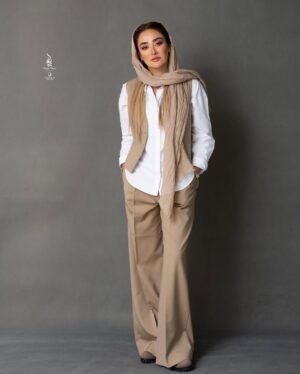 Bahareh Afshari Instagram - هولناک مانند کسی که در عکس میخندد…