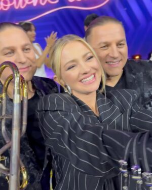 Barbara Kurdej-Szatan Instagram - ✨Boomerzy i Milenialsi, łączcie się! Już dziś o 16:10 w „Cudownych Latach” w TVP2 będzie się działo! Sprawdźcie ten skald: Kevin Aiston, Paolo Cozza, Theofilos Wafidis, Elisabeth Duda, Angelika Mucha, Carla Fernandes Krystian Embradora i Klaudia Nieścior ❤️