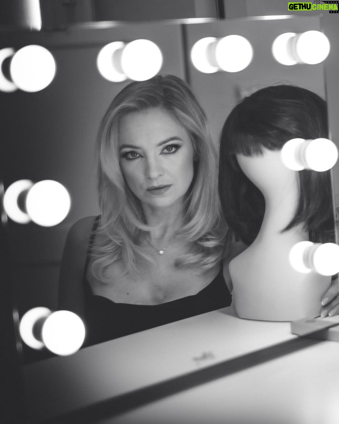 Barbara Kurdej-Szatan - 1.1K Likes - Niezwykła aktorka, niezwykła historia i niezwykła podróż w czasie – a wszystko to na naszej Małej Scenie! 🎙
„Kalina nie chce spać”, czyli teatralno-muzyczny wieczór z piosenkami z repertuaru Kaliny Jędrusik w wykonaniu @kurdejszatan gramy już 14 i 15 maja, a potem w listopadzie ❤
🎫 Bilety na stronie!
📸 @marekzimakiewicz
#kalinaniechcespać #kalinajędrusik #kalina #barbarakurdejszatan #małascena #teatr #komedia #teatrkomedia #warszawa #żoliborz #niepoważninaserio