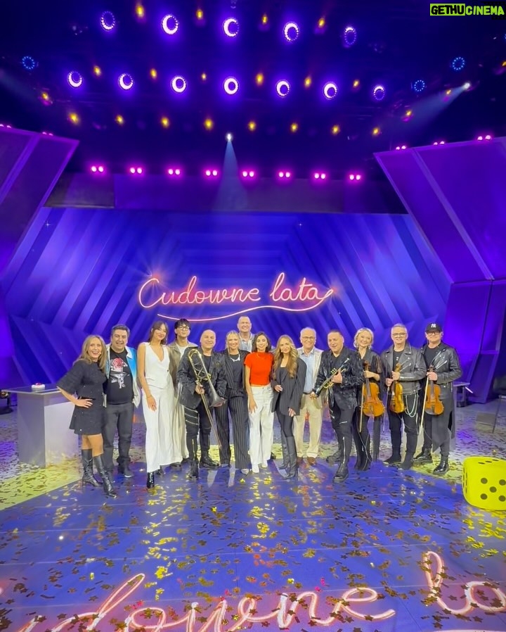 Barbara Kurdej-Szatan - 764 Likes - ✨Boomerzy i Milenialsi, łączcie się! Już dziś o 16:10 w „Cudownych Latach” w TVP2 będzie się działo! Sprawdźcie ten skald: Kevin Aiston, Paolo Cozza, Theofilos Wafidis, Elisabeth Duda, Angelika Mucha, Carla Fernandes Krystian Embradora i Klaudia Nieścior ❤️