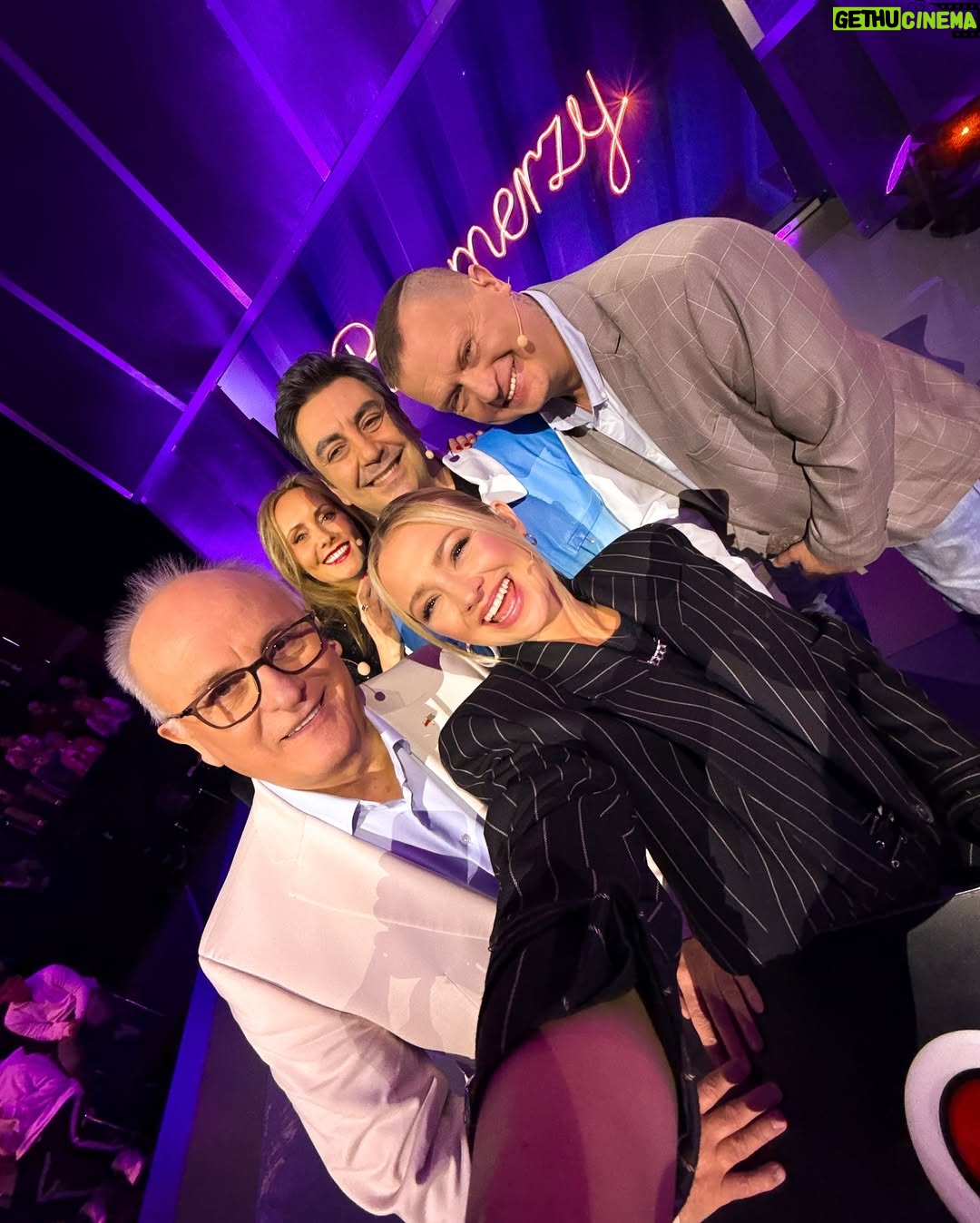 Barbara Kurdej-Szatan - 764 Likes - ✨Boomerzy i Milenialsi, łączcie się! Już dziś o 16:10 w „Cudownych Latach” w TVP2 będzie się działo! Sprawdźcie ten skald: Kevin Aiston, Paolo Cozza, Theofilos Wafidis, Elisabeth Duda, Angelika Mucha, Carla Fernandes Krystian Embradora i Klaudia Nieścior ❤️
