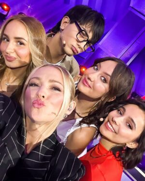 Barbara Kurdej-Szatan Instagram - ✨Boomerzy i Milenialsi, łączcie się! Już dziś o 16:10 w „Cudownych Latach” w TVP2 będzie się działo! Sprawdźcie ten skald: Kevin Aiston, Paolo Cozza, Theofilos Wafidis, Elisabeth Duda, Angelika Mucha, Carla Fernandes Krystian Embradora i Klaudia Nieścior ❤️
