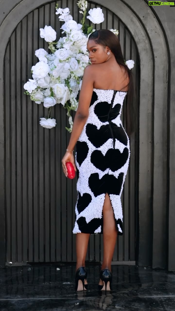 Beverly Osu - 3 Likes - My best friend is officially a Mrs . #theamunyelasat1 ..
Made a LOVE statement in my beautiful crafted dress by @rosieyoung_official , hand beaded with over a thousand pearls ❤️…
Makeup by the best hands in Namibia @suomabeauty .💋
Kept it #simple #clean and #expensive
#loveislove #celebration #diamonds #pearls #oneyearanniversary #hearts