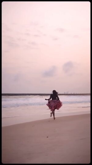 Beverly Osu Instagram - My art is motion. My journey, limitless. 
The waves rise, the sun sets, and I move with it all.
Unlearning, Learning , Unfolding, and Becoming.

With Grace and peace in every step. 
As I embrace this new month, I’d love to connect with those who have walked this journey with me.
I’d love to know—what made you connect with me?
☺️Tell me — What drew you to my world ❔

🎥 @johneke_ 
👗 @weizdhurmfranklyn