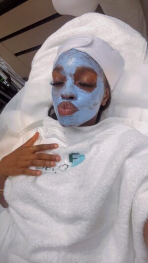 Beverly Osu Instagram - Taking time to do things that makes my soul happy is top tier in  this season of my life …. 
Trying to love myself a little bit more … @cube65clinics 
I’M JUST A GIRL … 

#imjustagirl #seflove #selfcare #skincare