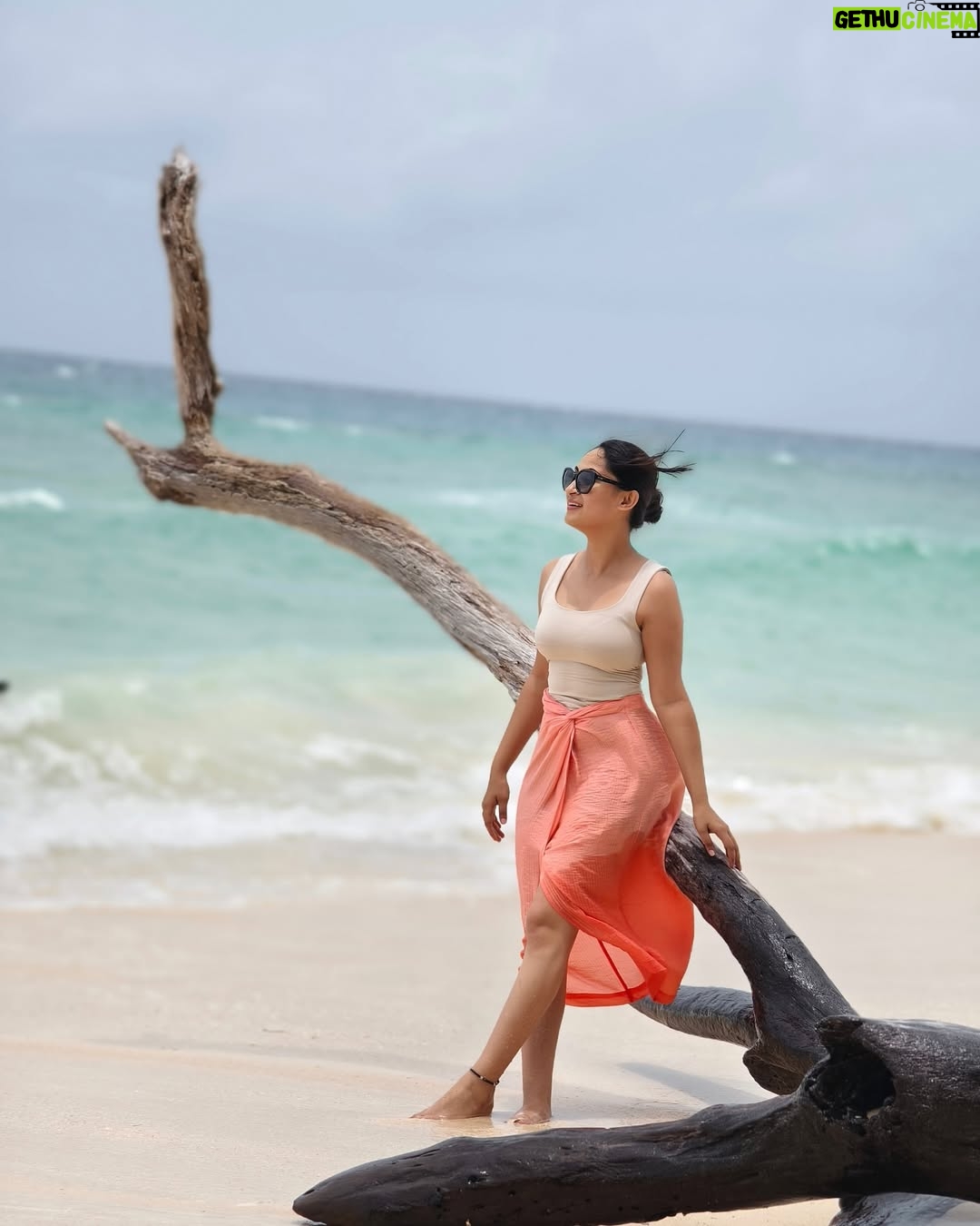 Bhavana Appu - 29.9K Likes - Beach day🏝️
#andamanislands #andamandiaries🌴🌊🏄🐳🐡