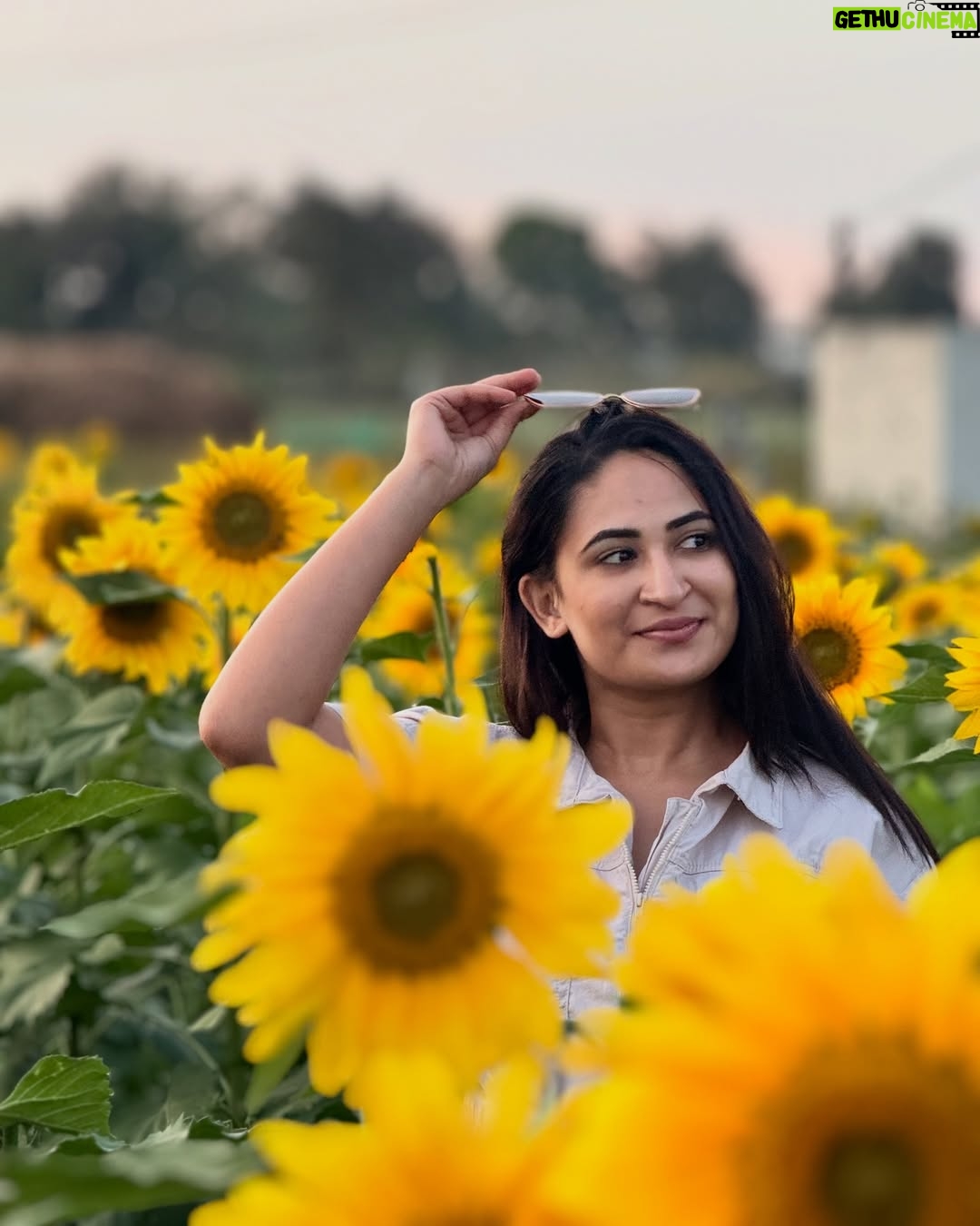 Bhavana Appu - 6.5K Likes - Goodmorning fam 🌻