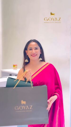 Bhavana Appu Instagram - One of my favorite jewelry brands, @goyazsilverjewellery, is all set to launch their 12th store — and their 3rd in Bengaluru — right here in Malleswaram! ✨
The grand opening is happening on May 3rd, Saturday, from 11 AM onwards, and you don’t want to miss it.

Goyaz has always stood for timeless beauty and elegance, and now there’s a stunning new destination to explore their finest collections.

💎 Grand Inaugural Offers (on selected designs):
🔹 On purchase of ₹1,00,000 — get ₹50,000 worth of jewelry FREE
🔹 On purchase of ₹50,000 — get ₹25,000 worth of jewelry FREE
🔹 On purchase of ₹25,000 — get ₹12,500 worth of jewelry FREE

📍Offer valid from May 3rd to May 11th at all Goyaz stores:
Jayanagar | Marathahalli | Malleswaram

Brand managed by @cosmicmedia9 @creators_addaa