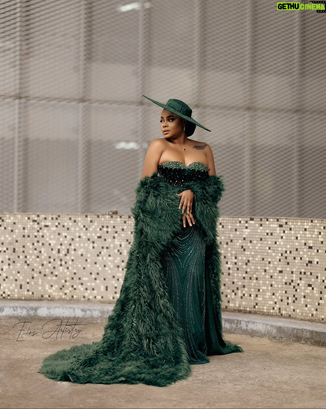 Bimbo Ademoye - 381.9K Likes - Green with envy!. It's Lights, camera , Naija o' clock @naijaonnetflix called and of course I answered.
Styled my fav @by_mickeycreates
Photo my boo @edos_artistry
Dress @dressedin_ima
Make up @glambymorgan_
#lightscameranaija
#netflixparty