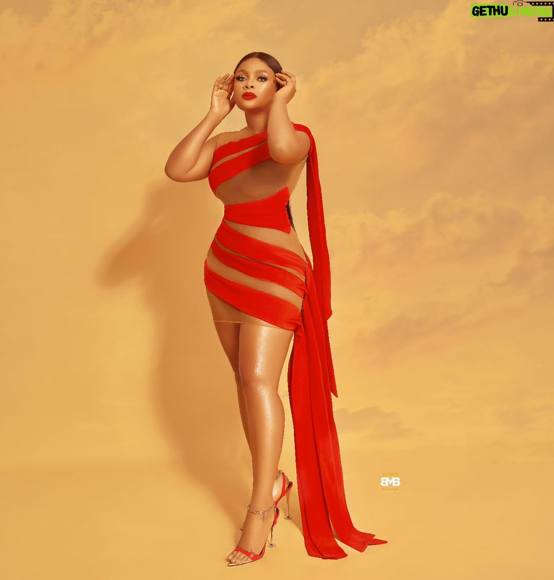 Bimbo Ademoye - 341.6K Likes - I heard you've been looking for me đŸ˜‚đŸ¤£đŸ¤£. No vex. This particular birthday sweet pass normal. I've been swimming in gifts and so much love. Anyways. Happy birthday to Me. Thank you so much for all the love. I love you guys dearly!
PS pretend you've never seen this pic before. I no remember do photoshoot.
