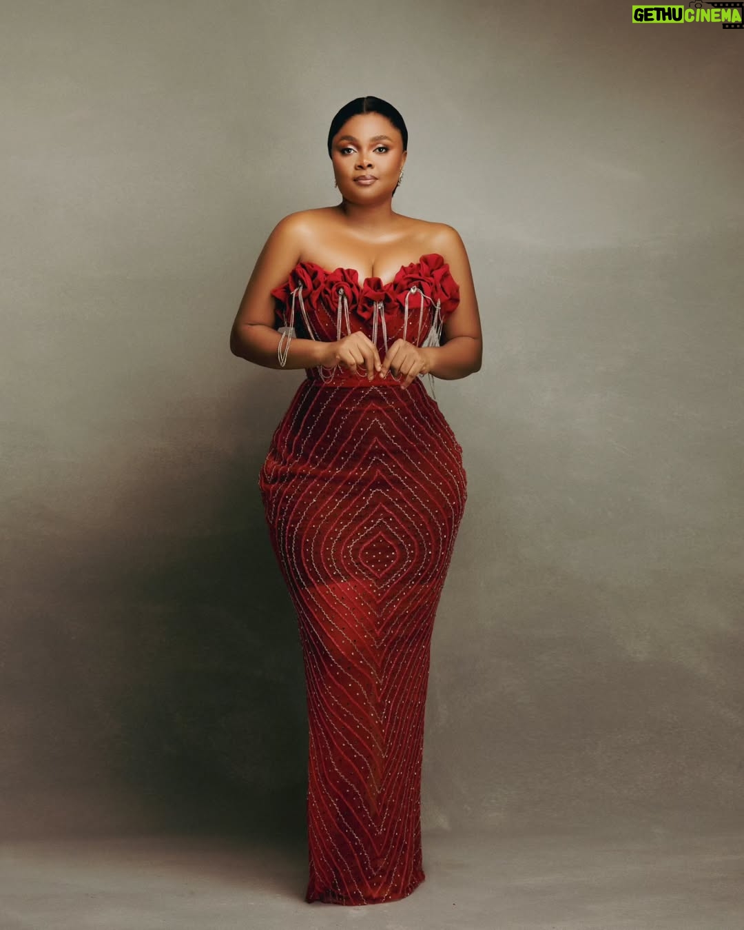 Bimbo Ademoye - 123K Likes - D AND D. LET'S RESUME OUR GIVEAWAY. GUESS THE NAMES D AND D. AND WIN 100K BY THIS TIME TOMORROW!. EXTRA POINTS IF YOU GET THE FULL NAME.
Styled by @by_mickeycreates .
#brokenhallelujahiscoming
#brokenhallelujah