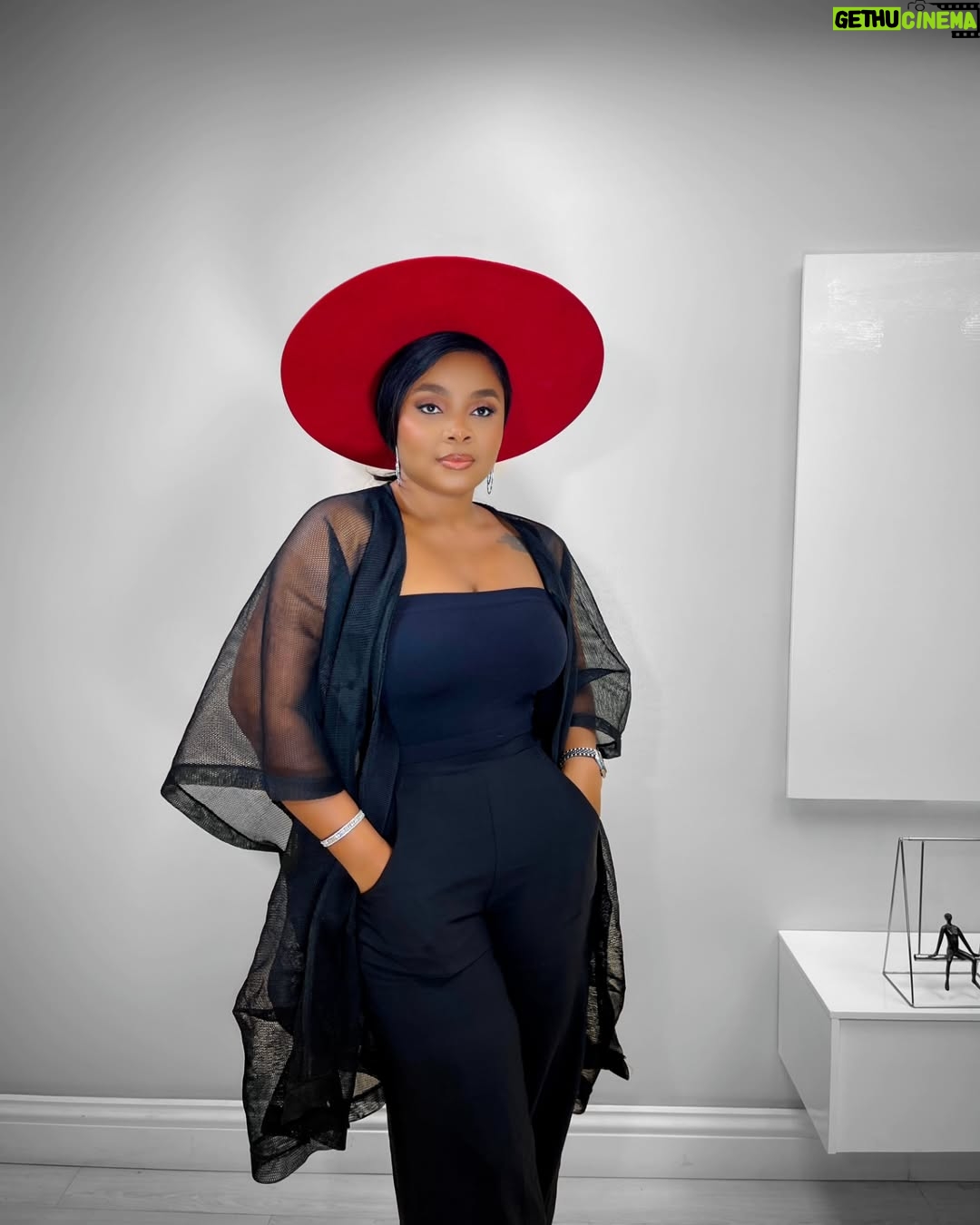 Bimbo Ademoye - 160.3K Likes - 6 movies and over 40 million views later! I'm beyond grateful to God!!. I'm grateful to him for giving me a cyber family who take it upon themselves to support me, a cyber family wey carry my matter for head like there's no tomorrow. I feel like there's a gathering where they say Bimbo Ademoye MUST SUCCEED, Because I can't explain the love. You guys made 2024 a very beautiful one for me. I entered 2025 with so much joy and a very vital prayer "Dear God, continue to give me the grace to make my cyber family proud of me, ma je kin sise" . Thank you , Thank you, Thank you !. I love you guys deeply, and I mean every word of it. I can't wait to show you the movies we have planned out for 2025. Did I hear Where's sibe? She's coming! Iya barakat nko? Her holiday is over she's on her way . Cheers to a wonderful 2025! I love you guys.
PS I know you must be wondering why I haven't done my giveaway. Stay calm. I'm coming đŸ˜˜đŸ˜˜đŸ˜˜đŸ˜˜.
Outfit @getglowng
Hat @africandesignersmall .