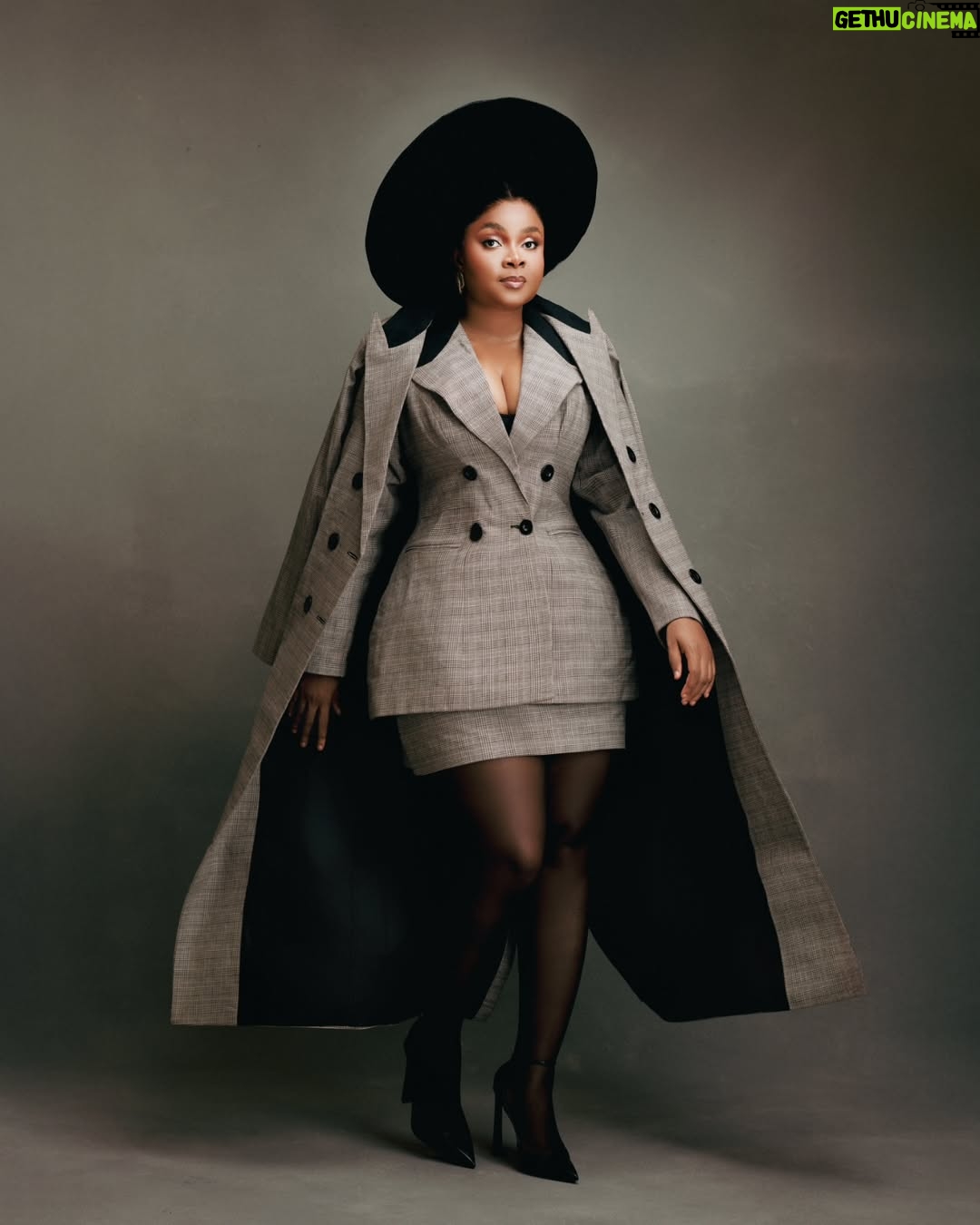 Bimbo Ademoye - 156K Likes - HAPPY NEW MONTH!. YES MY MONTH IS JUST STARTING . WELCOME TO THE MONTH OF APRIL. I HAVE A BIG ANNOUNCEMENT TOMORROW. ANY GUESSES? HINT: TELEVISION. đŸ˜‚đŸ¤£. ANYWAYS, WATCH THIS SPACE ,ESPECIALLY TOMORROW. THE WAIT IS OVER!.
MY GORGEOUS OUTFIT FROM @kudcollections . Thank you so much for this breathtakingly beautiful outfit my darling . Your hands are blessed.
Outfit @kudcollections
Styling @by_mickeycreates
Photo @edos_artistry
Makeup @maryjayblaq