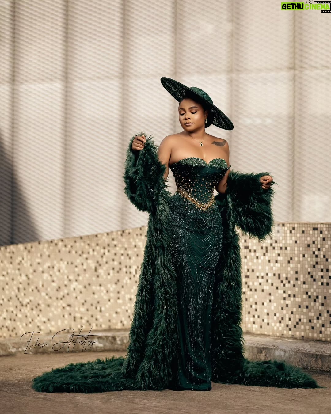 Bimbo Ademoye - 381.9K Likes - Green with envy!. It's Lights, camera , Naija o' clock @naijaonnetflix called and of course I answered.
Styled my fav @by_mickeycreates
Photo my boo @edos_artistry
Dress @dressedin_ima
Make up @glambymorgan_
#lightscameranaija
#netflixparty