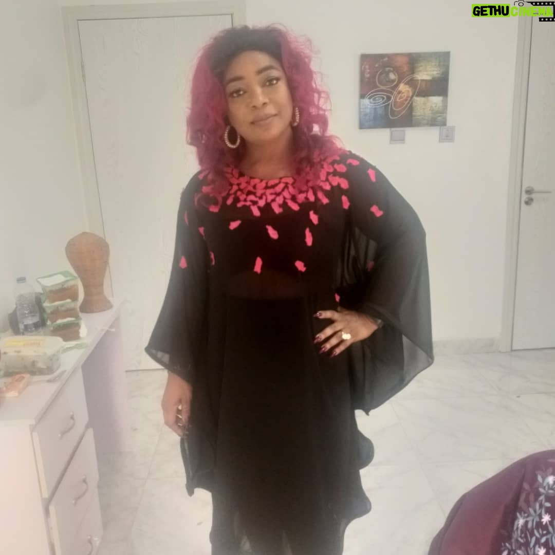 Bimbo Akintola - 1.8K Likes - @adebakare making me HOT!!!!! Thank you...💕💕💕 #loveit #outfit #gorgeous