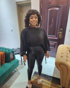 Bimbo Akintola Instagram - A big shout out to @officialsamolatunji1 @iambimbothomas  for the surprise get together.. God will honour you... @kingmcoluomo thank you for coming through. @yemiblaq  my brother from another mother @iamyvonnejegede i love you baby @yomifashl thank you.@didiorah my love @debbieohiri thank you baby A heartfelt thank to everyone that called,sent messages. #myheartisfull #thankyou