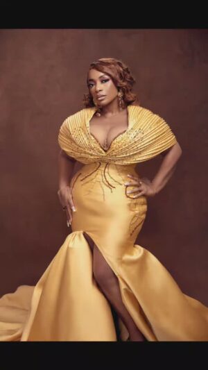 Bimbo Akintola Instagram - A big shout out to @ikechukwuurum who insists on taking the pain and struggles to style someone like me whose idea of dressing up is comfy 😄
@thetomiwaafo my able escort who sees to all my needs
Shot by @tomiwaarije 
Hair by @247hairstyle 
Makeup @sodis_glamor 
#lightscameraaction