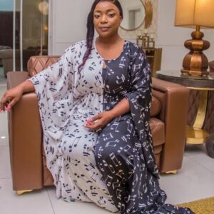 Bimbo Akintola Instagram - I cant wait for you all to see this... 💃💃💃#prettyawkwardthemovie #comingsoon a big shout out to @hopebykikiokewale your costuming is giving life 🤣🤣🤣@princejidekosoko @elvinaibru @mercyjohnsonokojie @iyaboojofespris @blossomchukwujekwu @brodashaggi @nons_miraj @eso.dike @seleye_fubaraa @justphabulous @debbieohiri your voice is #amazing @juhmahi @teecamvisuals #aderupoko