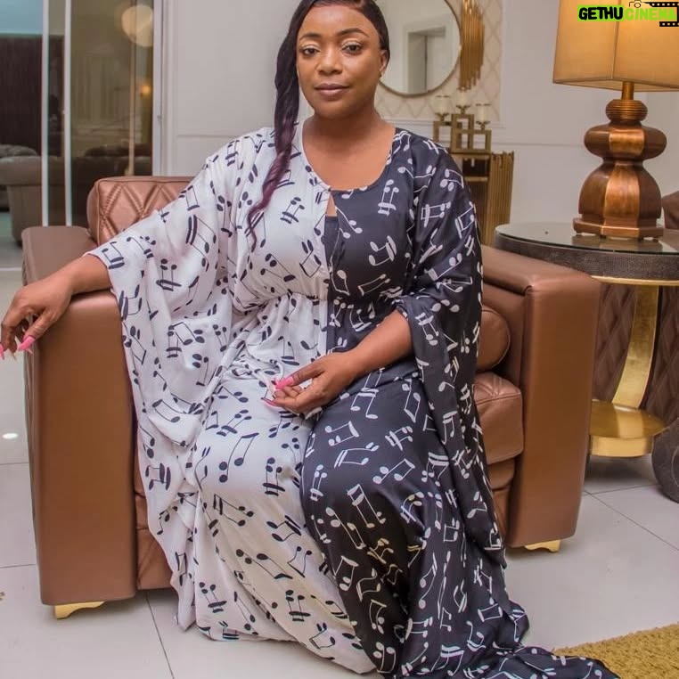Bimbo Akintola - 2K Likes - I cant wait for you all to see this... 💃💃💃#prettyawkwardthemovie #comingsoon a big shout out to @hopebykikiokewale your costuming is giving life 🤣🤣🤣@princejidekosoko @elvinaibru @mercyjohnsonokojie @iyaboojofespris @blossomchukwujekwu @brodashaggi @nons_miraj @eso.dike @seleye_fubaraa @justphabulous @debbieohiri your voice is #amazing @juhmahi @teecamvisuals #aderupoko