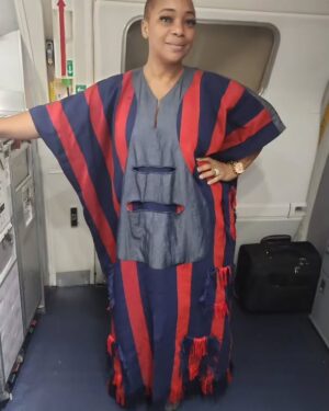 Bimbo Akintola Instagram - When you are facing a long journey and you want to be the queen style but comfortable? I've got the best plug ....@sistabyeyoro made me feel like a queen. Women walked up to me to ask how they could get outfit. I was inundated with compliments,  I felt like an absolute #queen
That's the power of the right outfit. Thank you, sis, even though I was exhausted after an 11 hours flight ? I looked like a #millionbucks