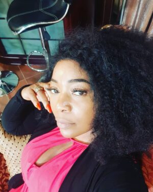 Bimbo Akintola Instagram - The year is almost over ooooo. Compliments of the season fam. For some reason im very excited about Christmas 🤣🤣🤣