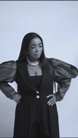 Bimbo Akintola Instagram - Tick Tock Tick Tock ⏰
•
The clock is ticking as #AlakadaBadandBoujee drops in cinemas near you by the 20th of December 📌
•@toyin_abraham

Director @adebayotijani
•
Distributed- @filmoneng
. 
Styled by @medlinboss
