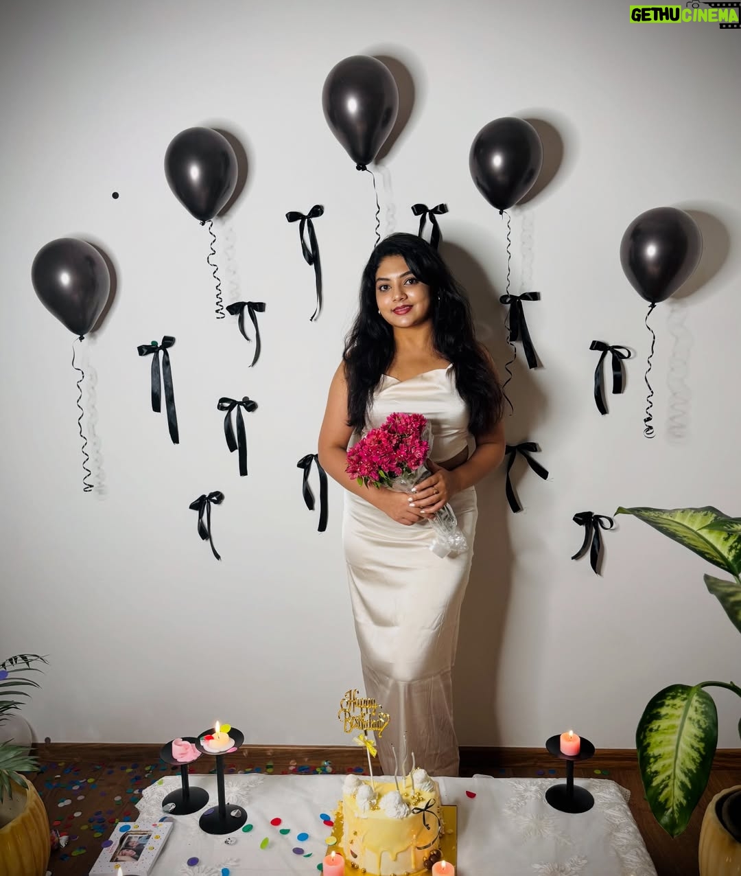 Bindu Gowda - 49K Likes - Happy birthday to me!🤍
Just here, celebrating life with my favorite humans😘
