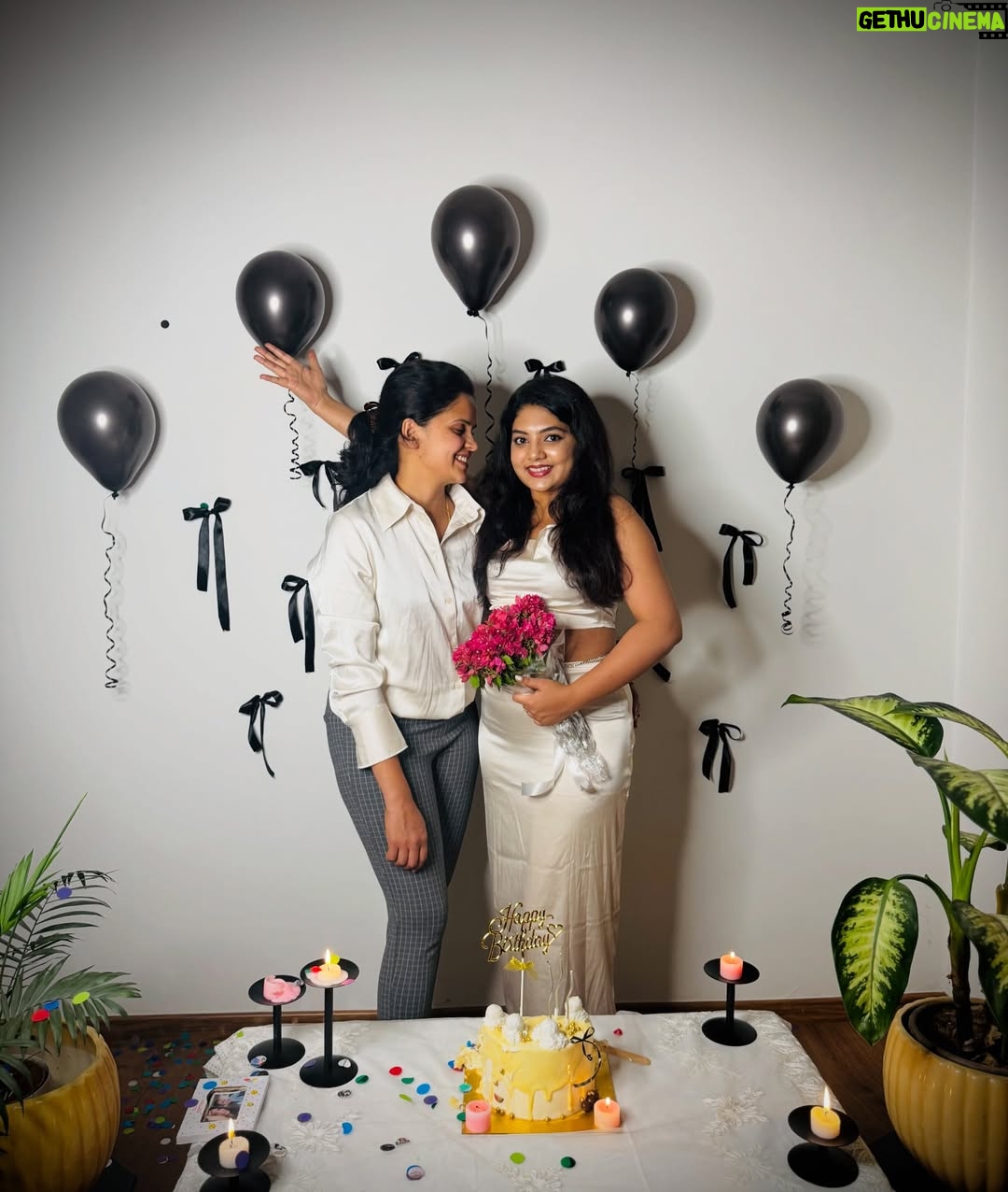Bindu Gowda - 49K Likes - Happy birthday to me!🤍
Just here, celebrating life with my favorite humans😘