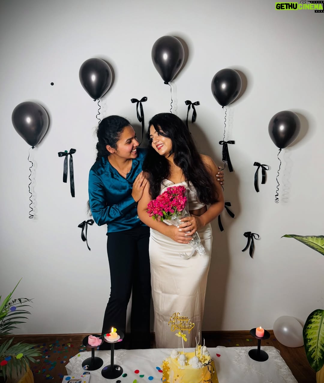 Bindu Gowda - 49K Likes - Happy birthday to me!🤍
Just here, celebrating life with my favorite humans😘