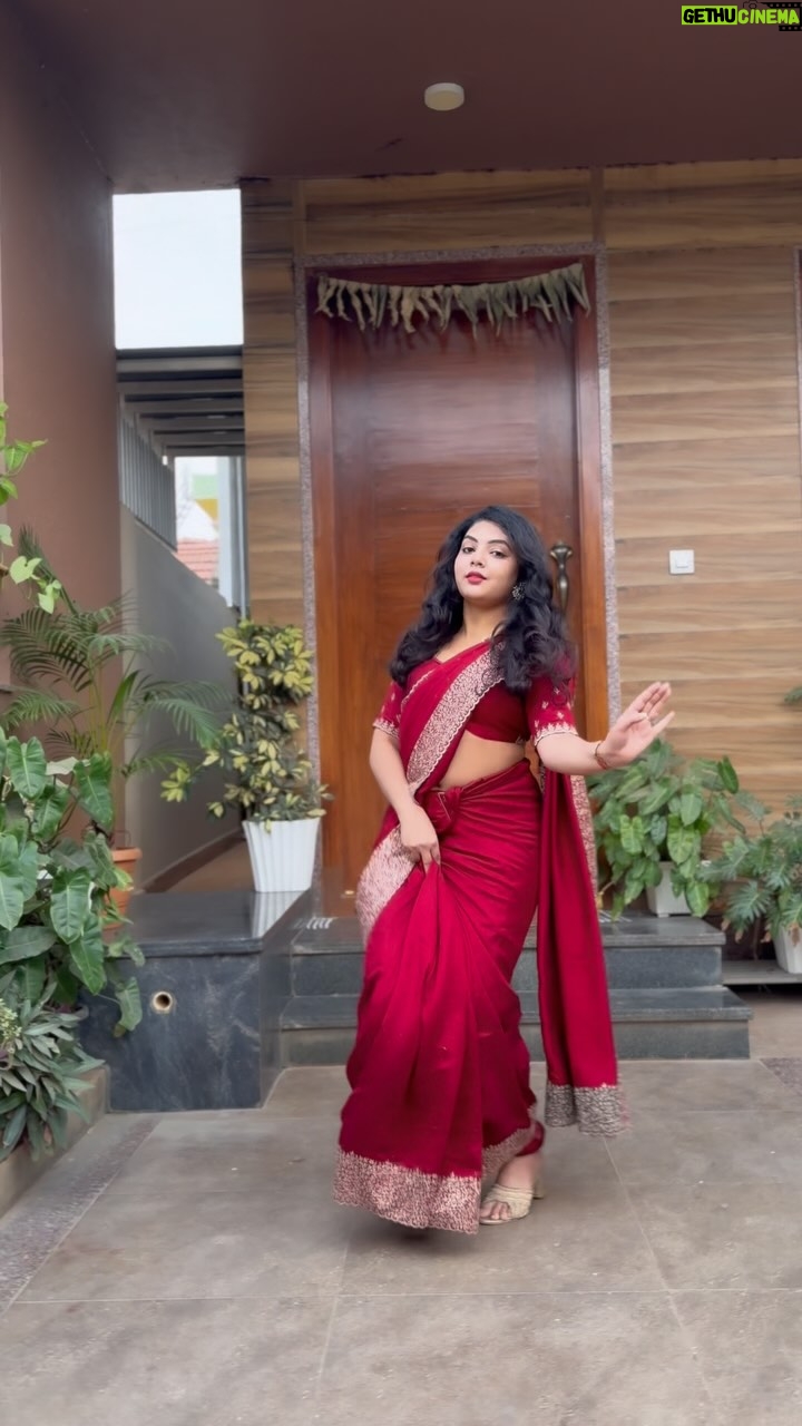 Bindu Gowda - 16.3K Likes - ಗೆಜ್ಜೆ ತಾಳದಲ್ಲಿ!🎶
saree: @anthariya_silks