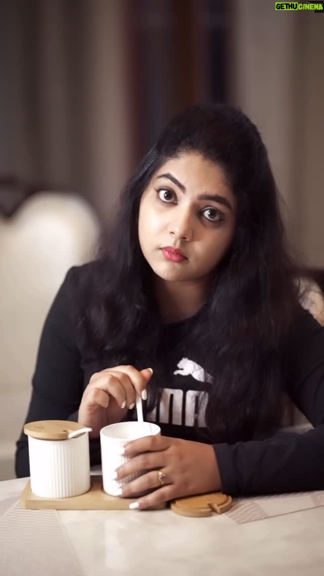 Bindu Gowda - 4.1K Likes - From ‘I have no friends’ to ‘Too many messages to reply to’—the glow-up is real. 😂🙌
@frndapp
